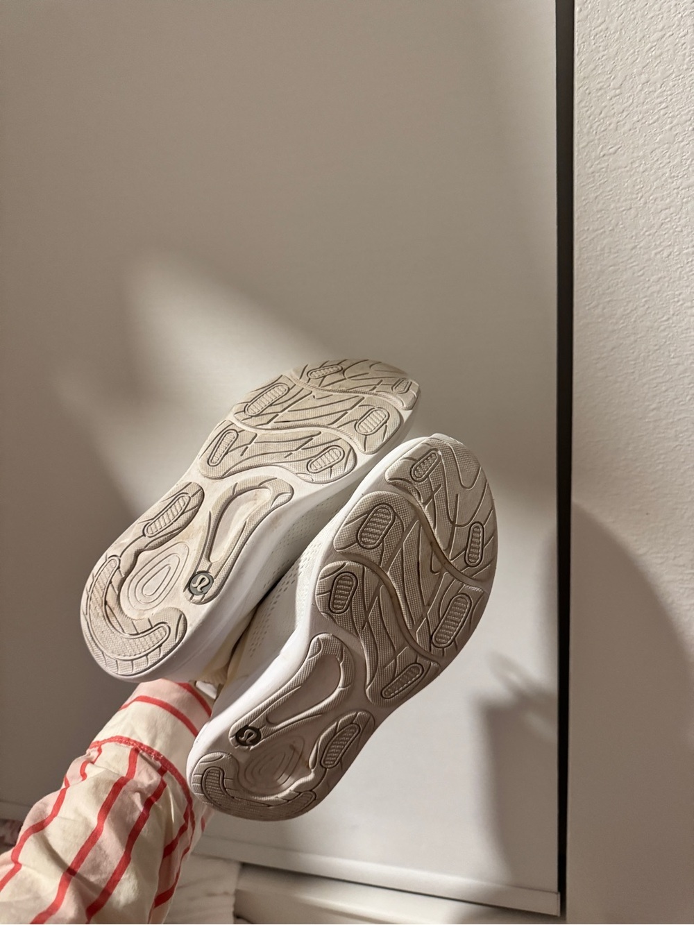 Lululemon women charge feel sneaker - Picture 7 of 7